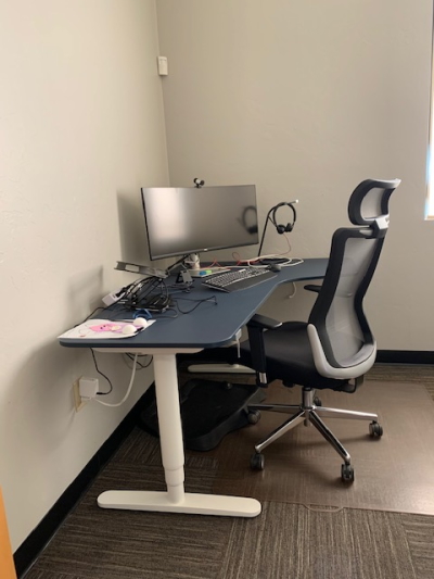 z Suite 116-Desk 1