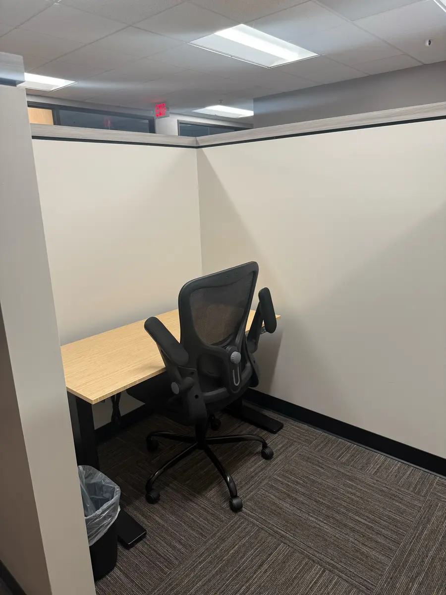Desk 211
